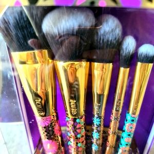 NWT Tarte Limited Edition Artful Accessories Brush Set